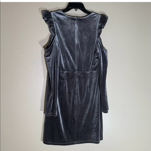 NWT GB Girls Velvet Cold Shoulder V Neck Dress - Picture 5 of 6